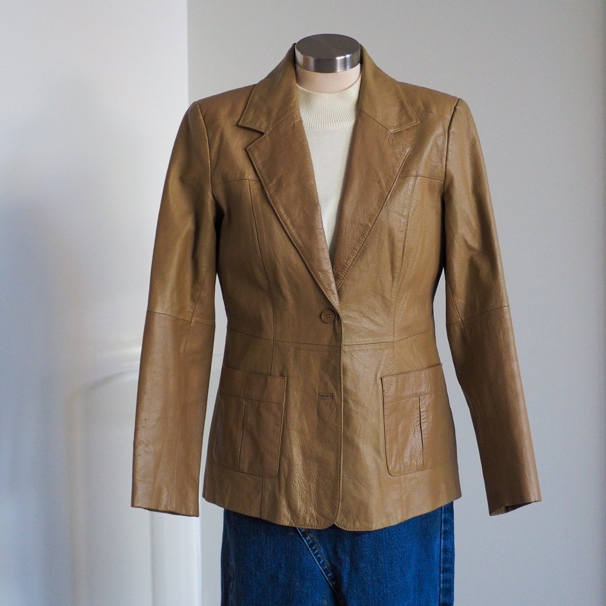 90s Newport News Women's Tan Leather Blazer Clothes - Afterthought Vintage