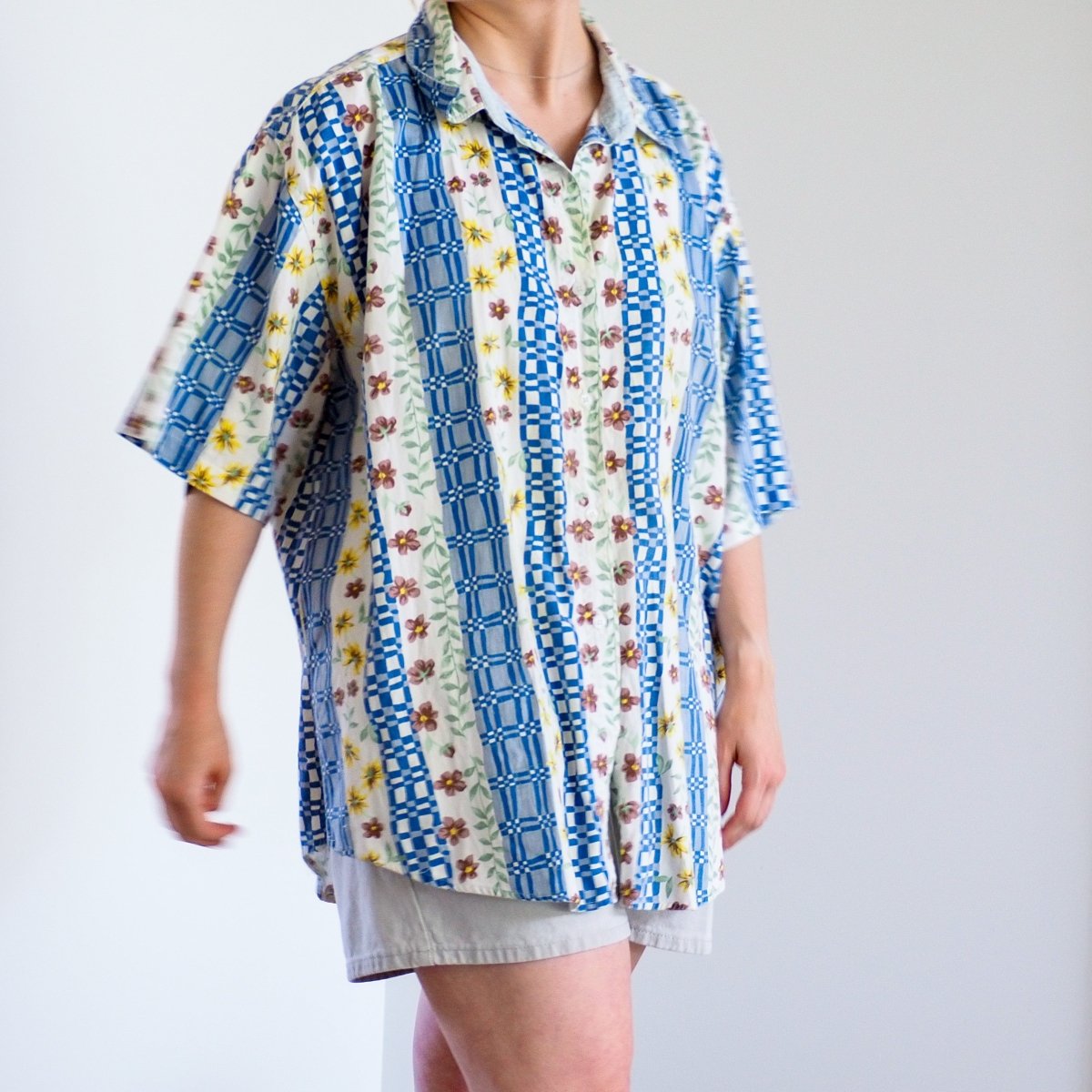 Vintage 1990s Bill Blass Women's Painted Buttondown Shirt Clothes - Afterthought Vintage