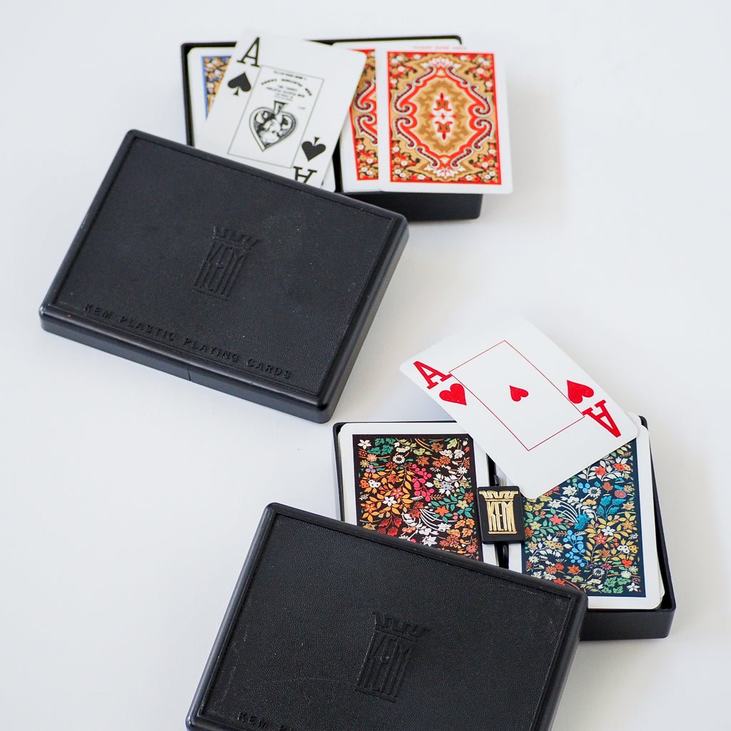 Vintage KEM Playing Cards In Plastic Black Case outlet New York - Crane Artwork Has som