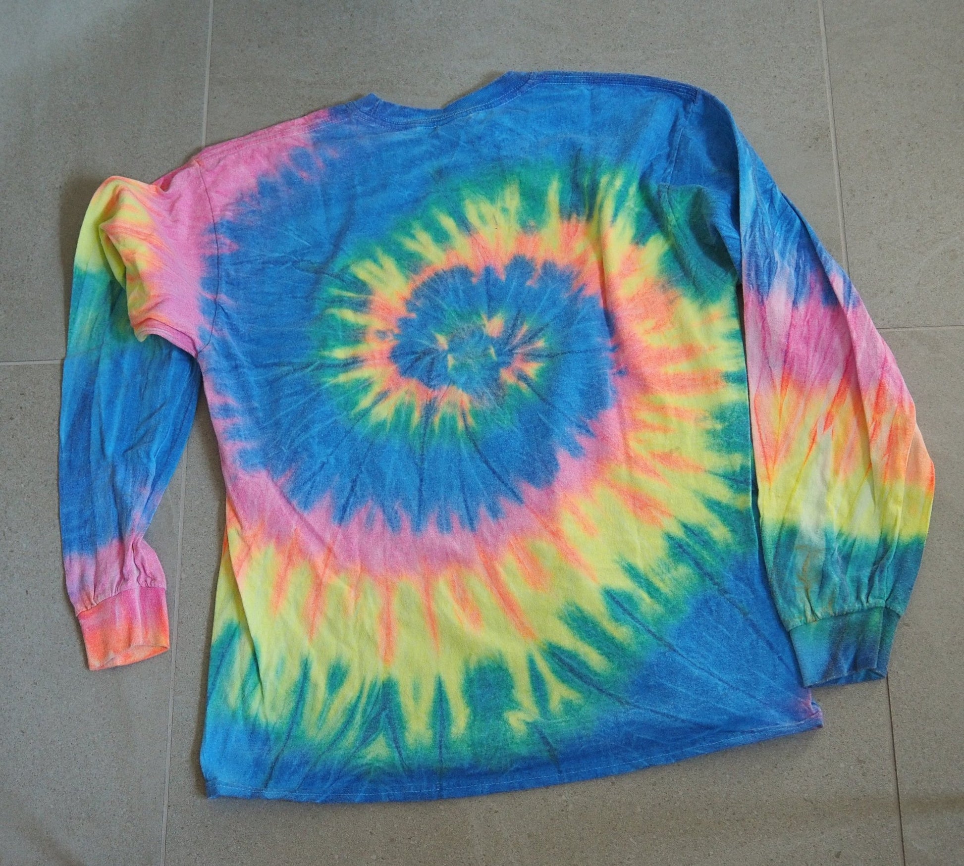 Y2K Aruba Embroidered Tie Dye L/S Tee - L Clothes - Afterthought Vintage