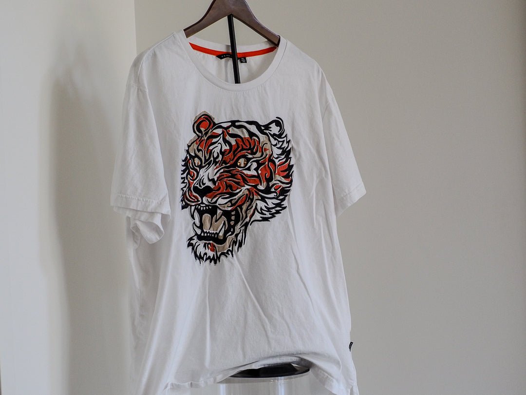 Y2K Sean John Tiger Embellishment T-Shirt Clothes - Sean John - Afterthought Vintage